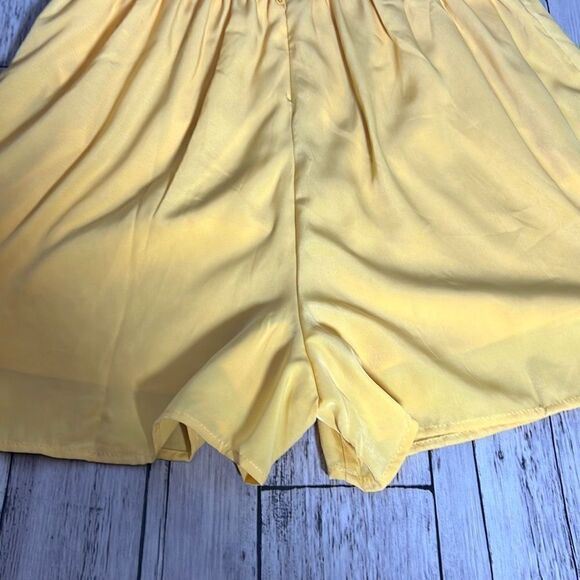 Love Tree Women's Sleeveless Crochet Open Back Yellow Romper Size S NWT - Picture 13 of 13